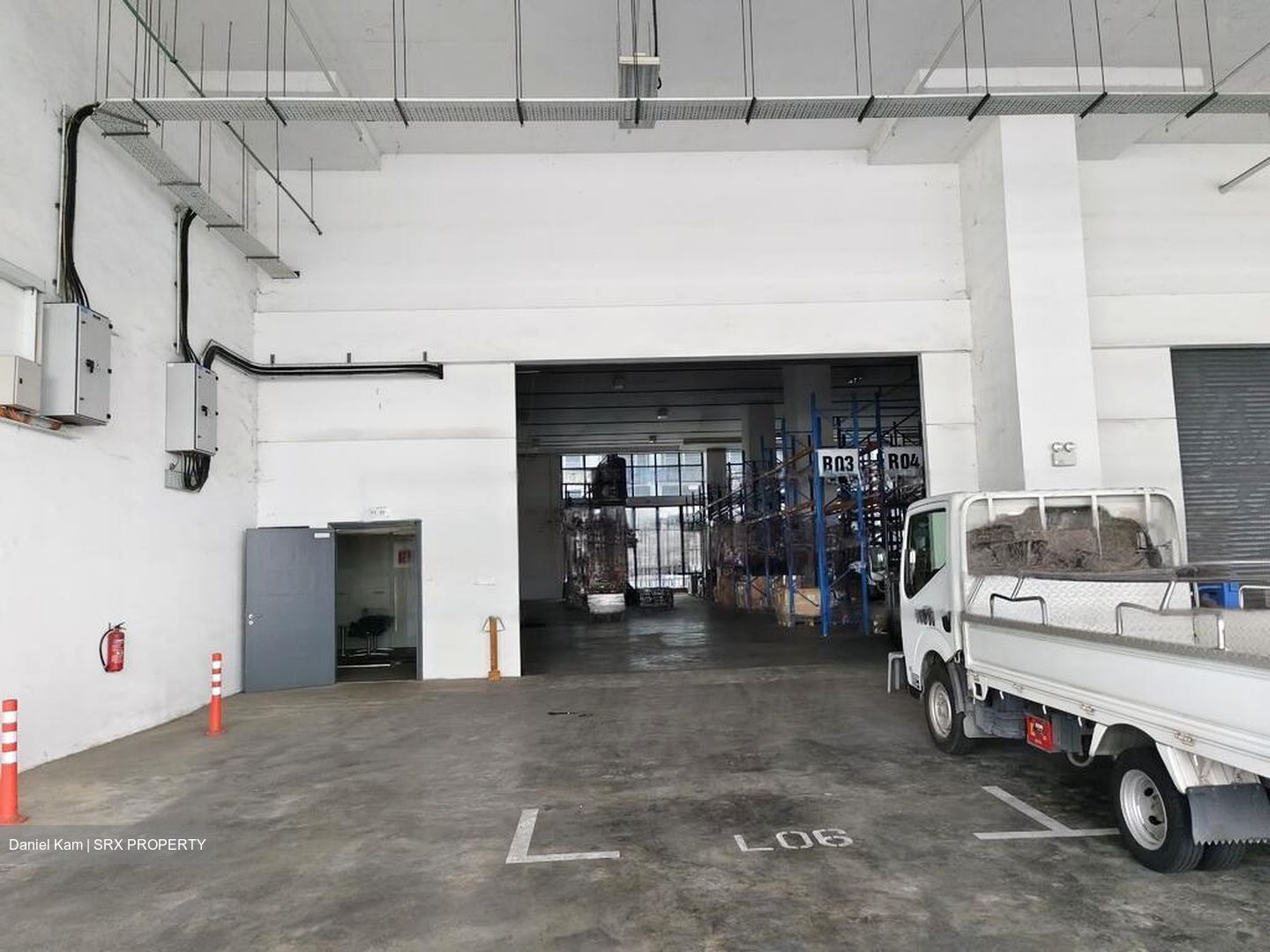 Changi North Way (D17), Warehouse #575893881